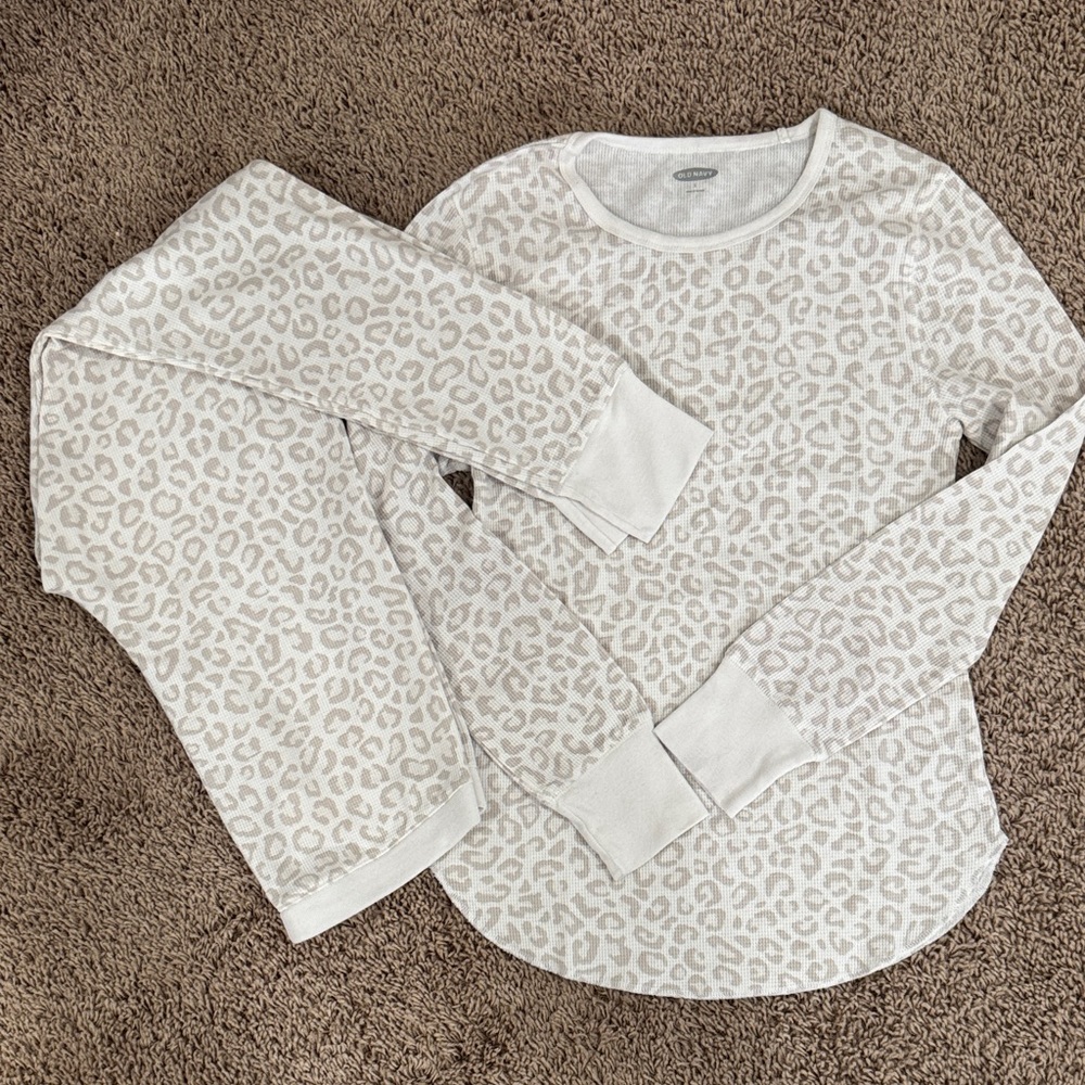Old Navy White Leopard Pajama Set
